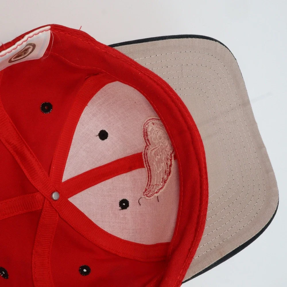 Detroit Red Wings Logo 7 Snapback Hat Mens OSFA Red Black Vintage NHL Hockey Cap